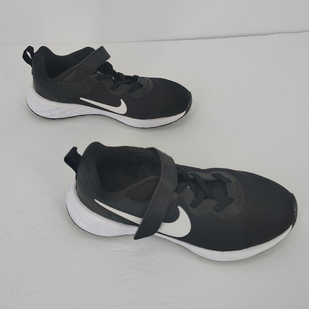Nike Revolution 6 NN Kids Sneakers Black White Size 1Y - Picture 3 of 8
